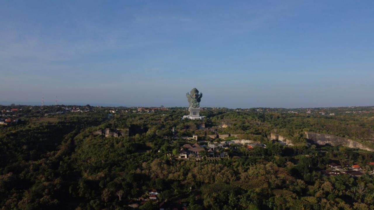 ホテル The Bingin Sari Jimbaran エクステリア 写真